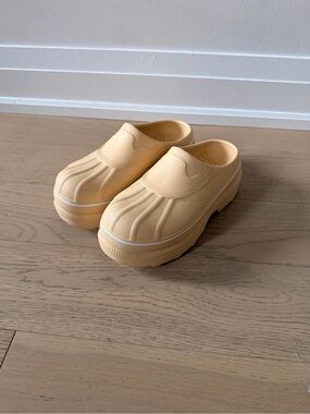 Sorel Beige Caribou Clog